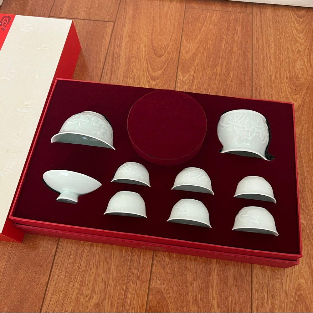 Brand New Beautiful Chinese Asian Tea Cup Set Gift Box Porcelin Light Blue
